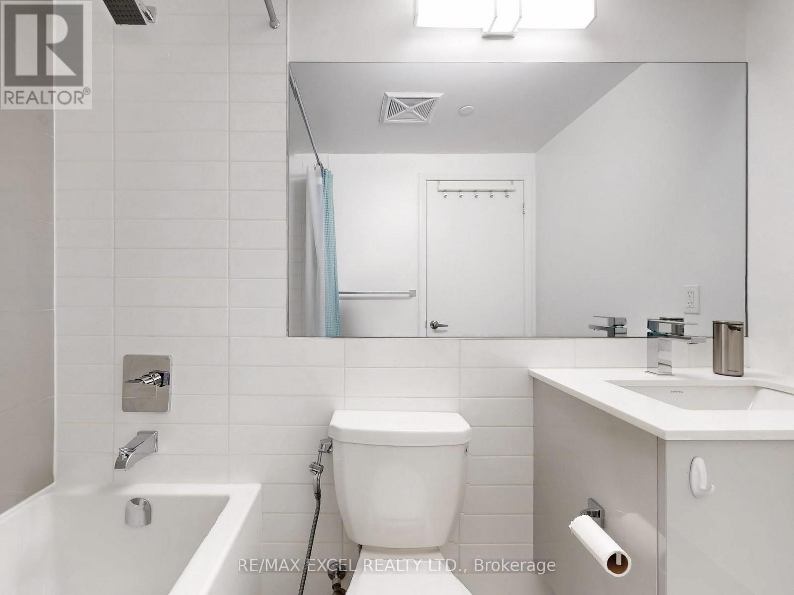 












1708 - 30 GIBBS ROAD

,
Toronto (Islington-City Centre West),




Ontario
M9B0E4

