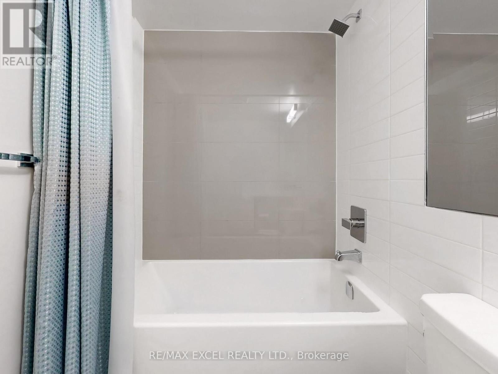 












1708 - 30 GIBBS ROAD

,
Toronto (Islington-City Centre West),




Ontario
M9B0E4

