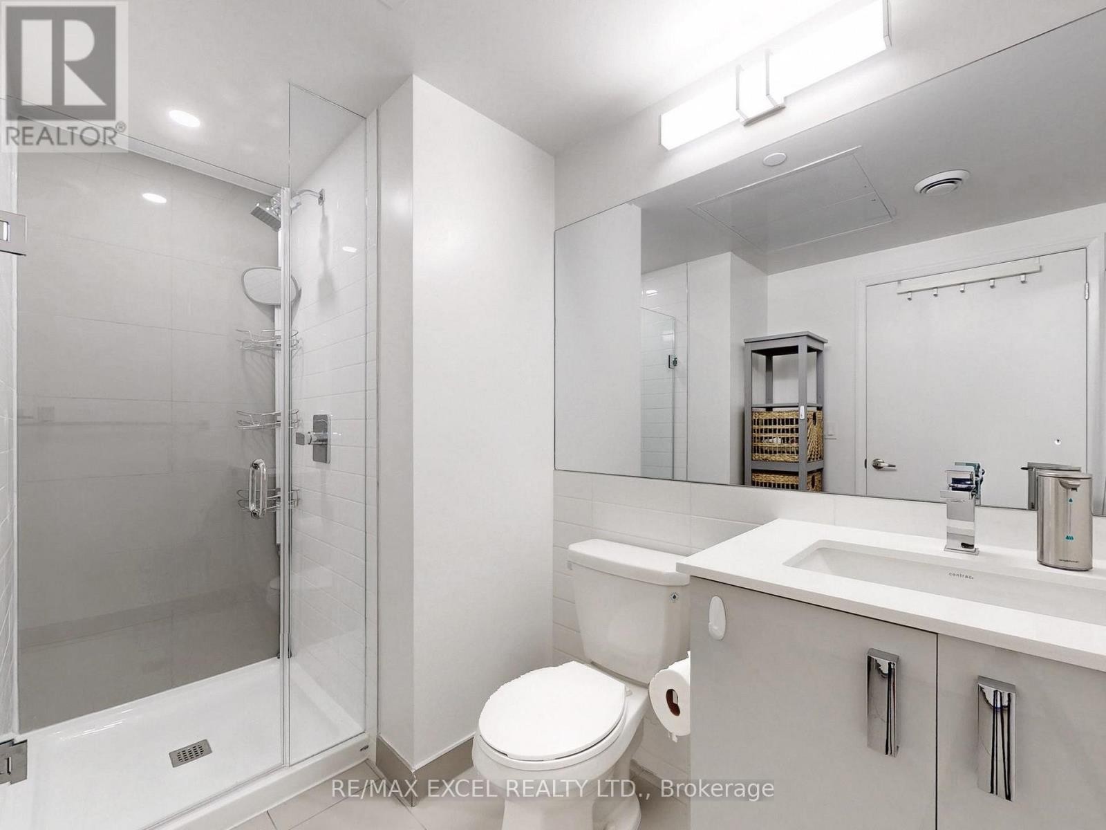 












1708 - 30 GIBBS ROAD

,
Toronto (Islington-City Centre West),




Ontario
M9B0E4

