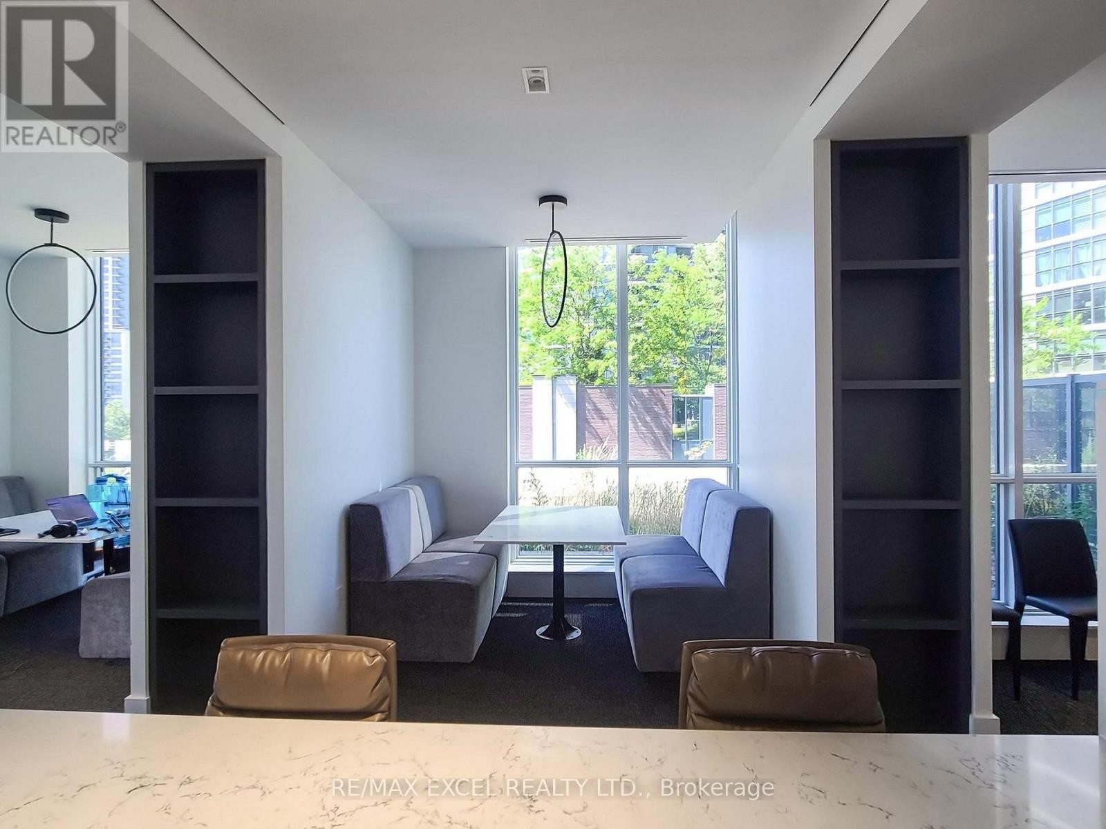 












1708 - 30 GIBBS ROAD

,
Toronto (Islington-City Centre West),




Ontario
M9B0E4


