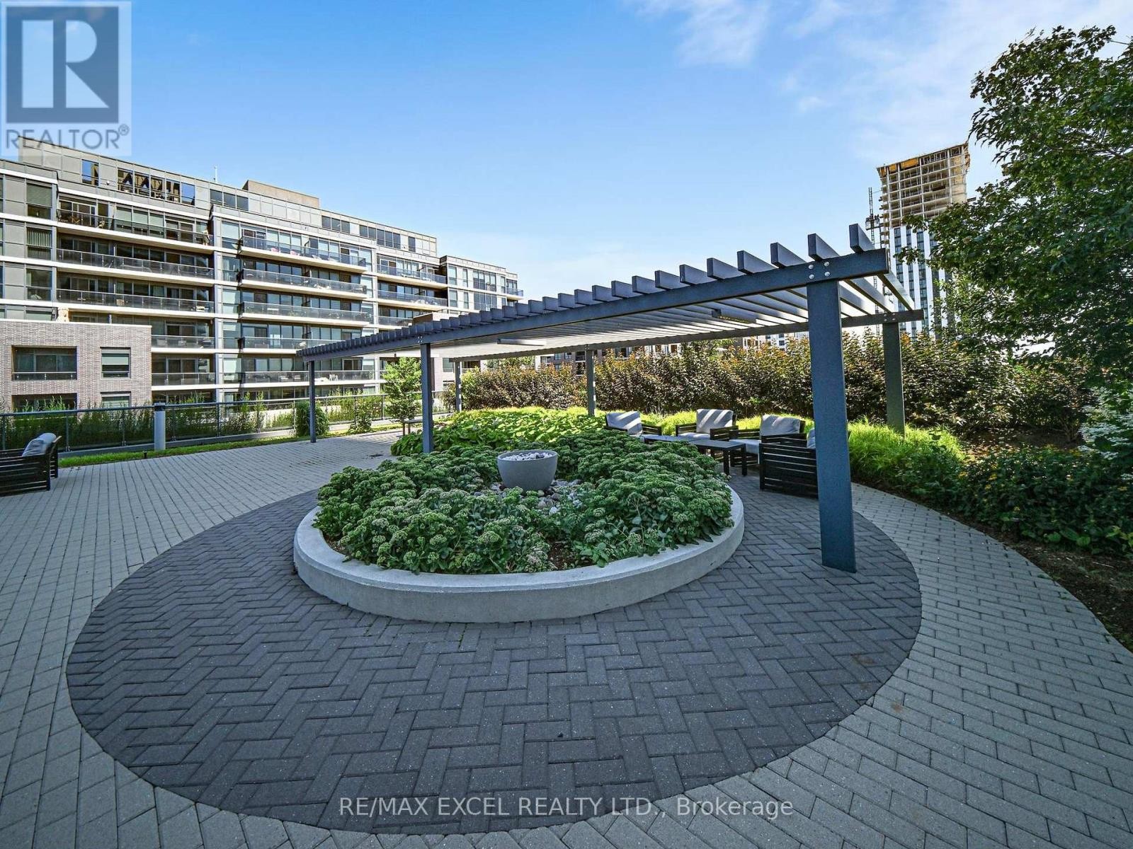 












1708 - 30 GIBBS ROAD

,
Toronto (Islington-City Centre West),




Ontario
M9B0E4

