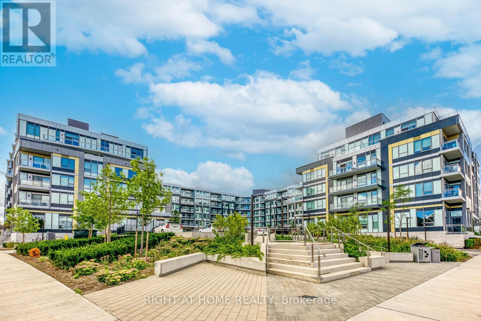 












538 - 2501 SAW WHET BOULEVARD

,
Oakville (GA Glen Abbey),




Ontario
L6M5N2

