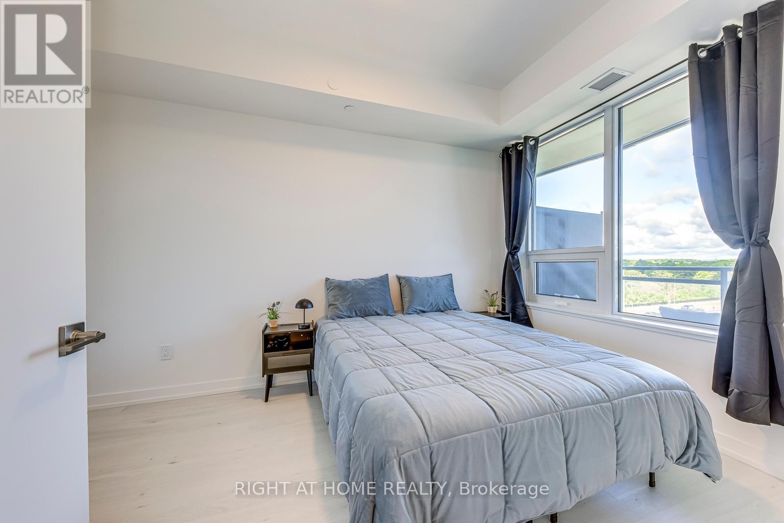 












538 - 2501 SAW WHET BOULEVARD

,
Oakville (GA Glen Abbey),




Ontario
L6M5N2

