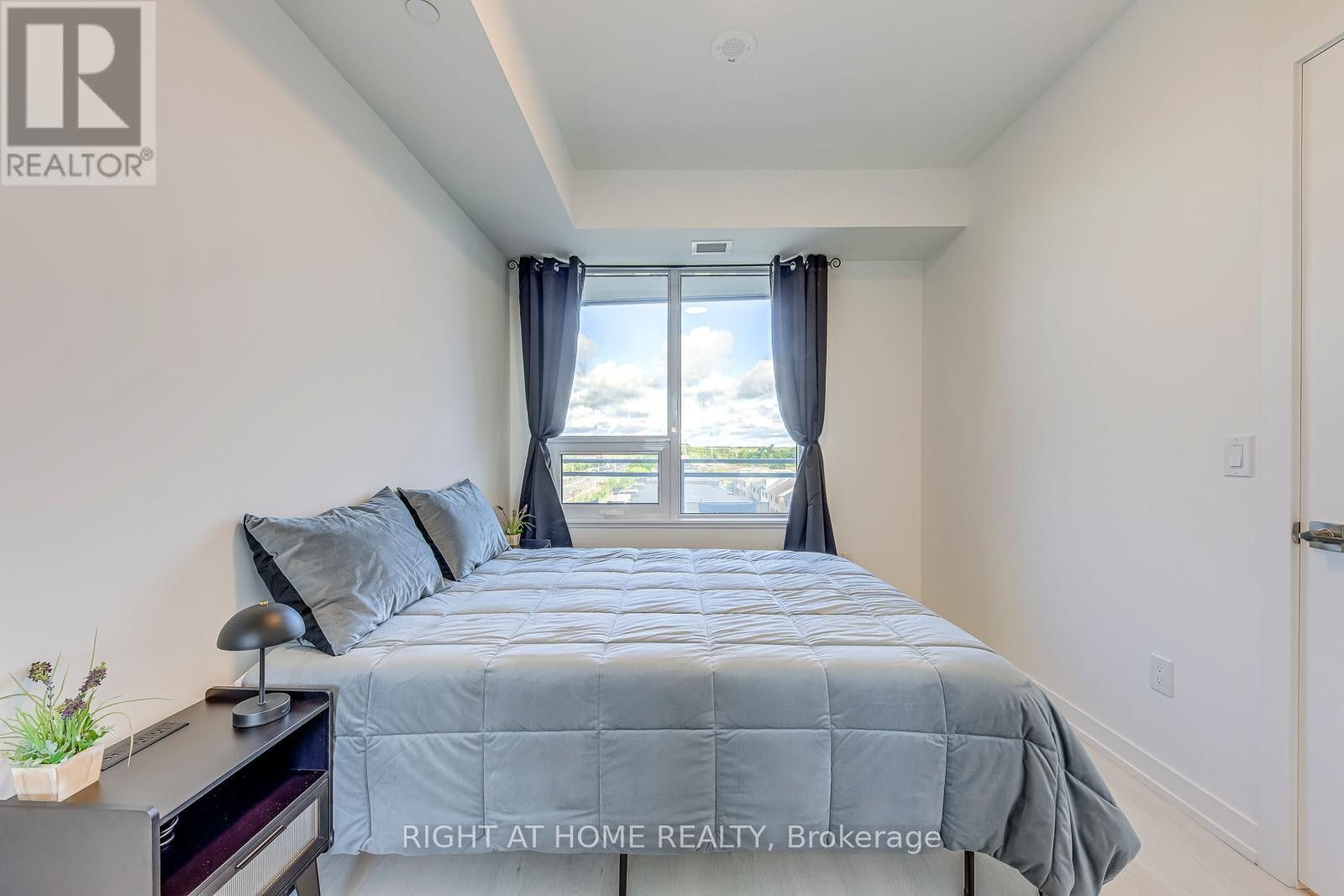 












538 - 2501 SAW WHET BOULEVARD

,
Oakville (GA Glen Abbey),




Ontario
L6M5N2

