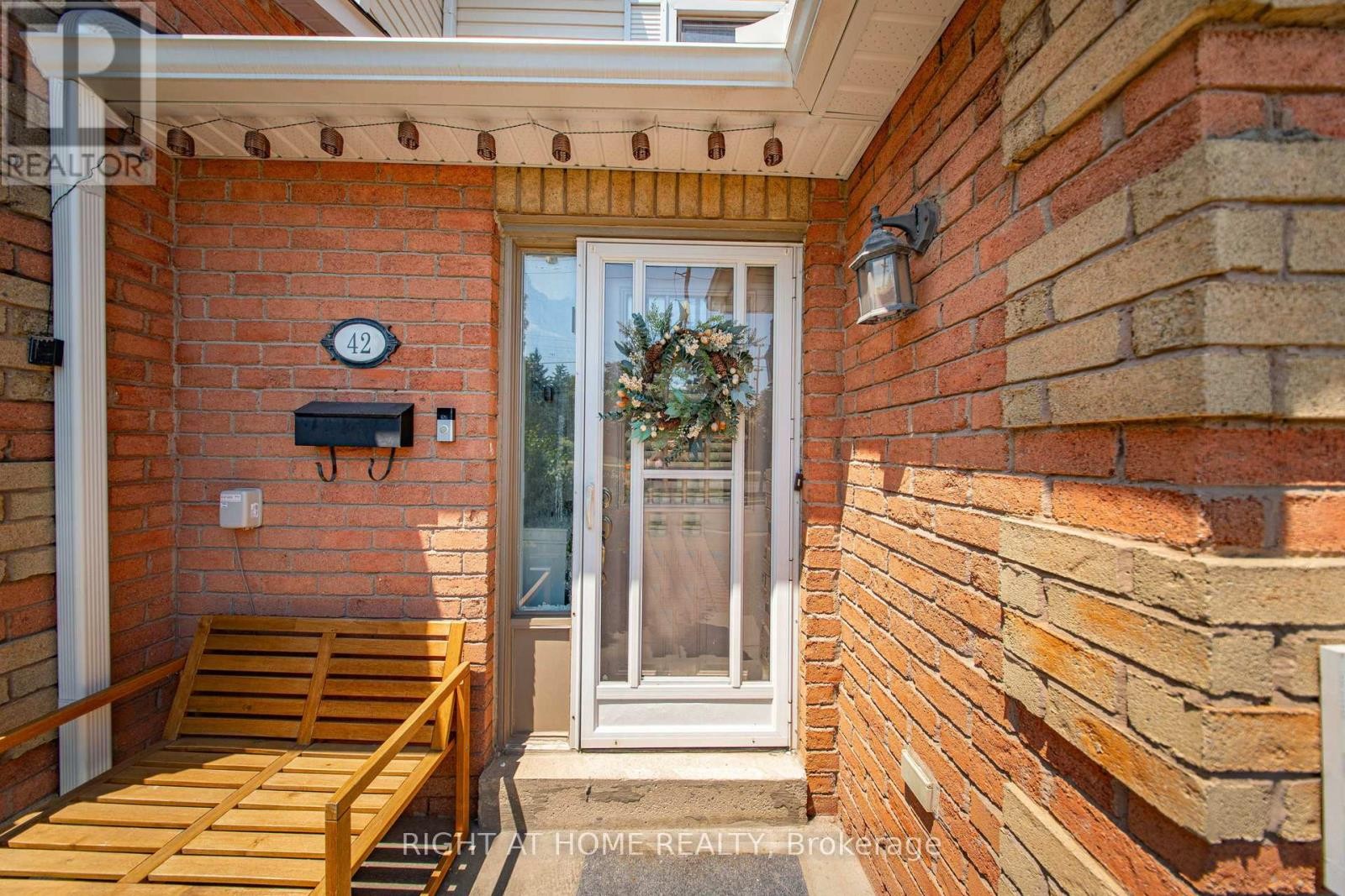 












42 - 2355 FIFTH LINE W

,
Mississauga (Sheridan),




Ontario
L5K2M8

