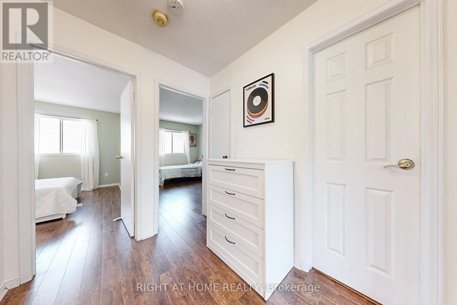 












42 - 2355 FIFTH LINE W

,
Mississauga (Sheridan),




Ontario
L5K2M8

