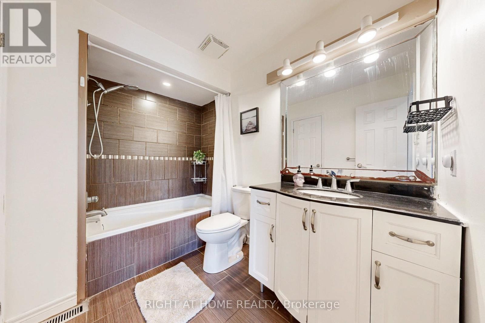 












42 - 2355 FIFTH LINE W

,
Mississauga (Sheridan),




Ontario
L5K2M8

