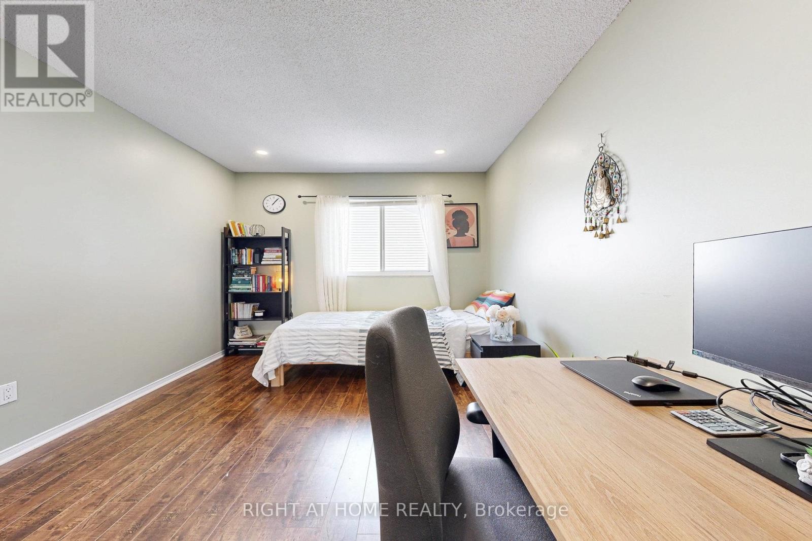 












42 - 2355 FIFTH LINE W

,
Mississauga (Sheridan),




Ontario
L5K2M8

