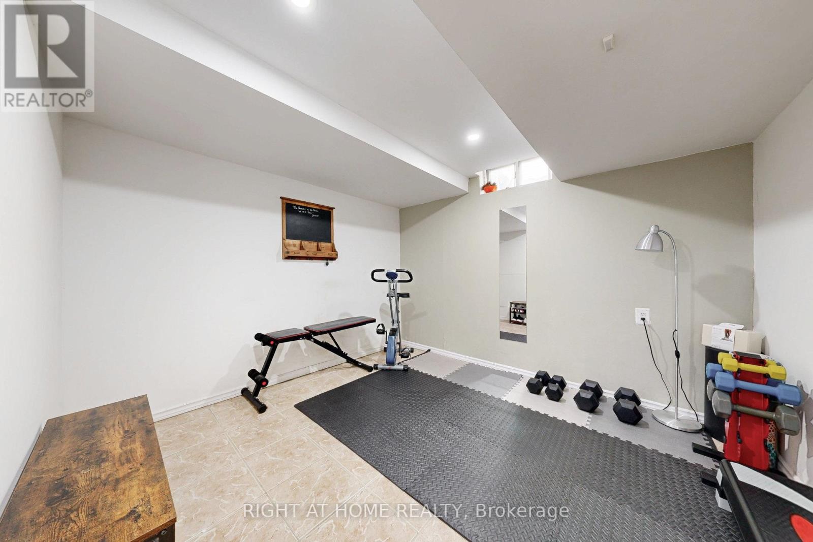 












42 - 2355 FIFTH LINE W

,
Mississauga (Sheridan),




Ontario
L5K2M8

