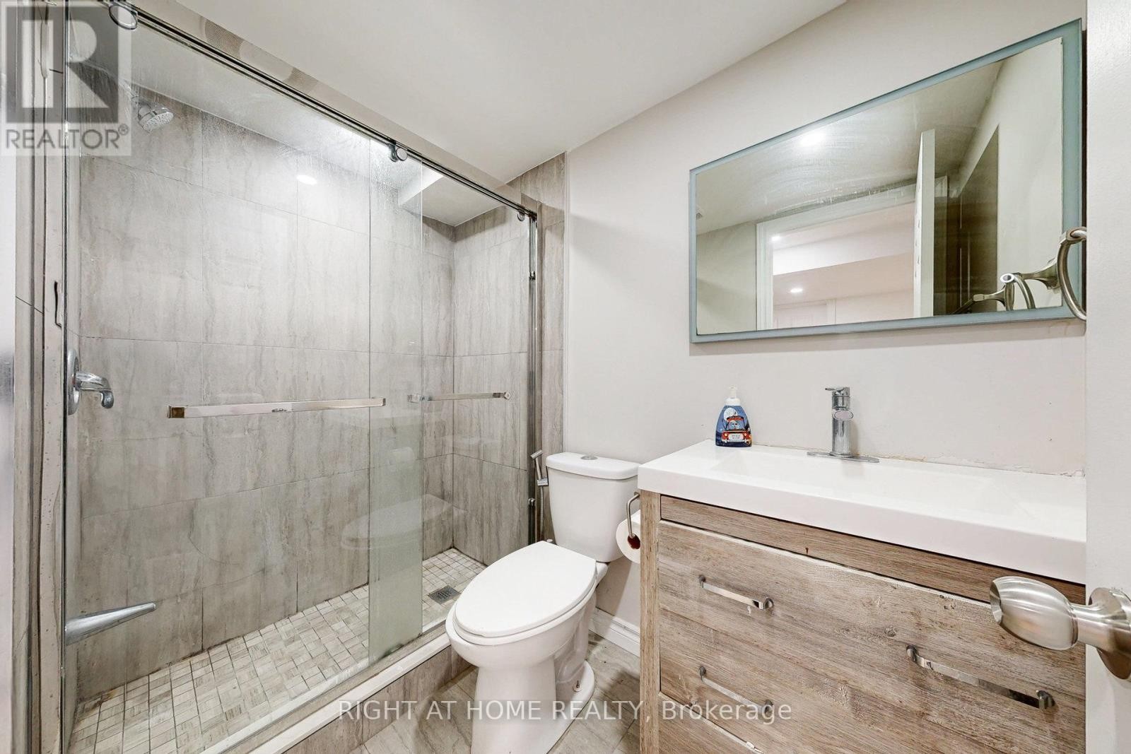 












42 - 2355 FIFTH LINE W

,
Mississauga (Sheridan),




Ontario
L5K2M8

