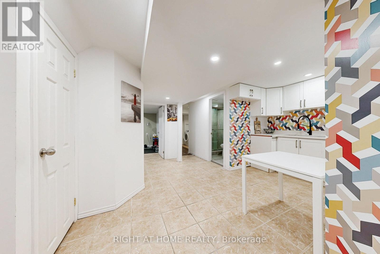 












42 - 2355 FIFTH LINE W

,
Mississauga (Sheridan),




Ontario
L5K2M8

