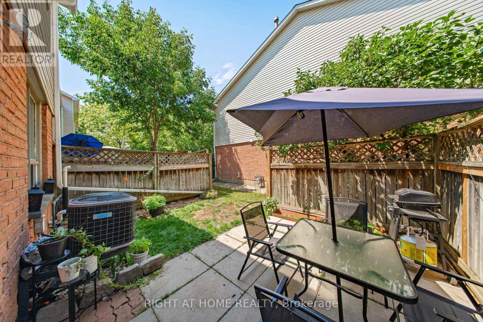 












42 - 2355 FIFTH LINE W

,
Mississauga (Sheridan),




Ontario
L5K2M8

