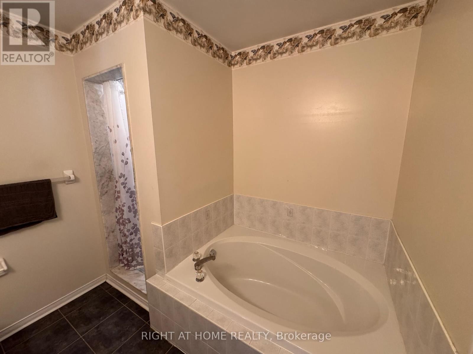 












22 TILLER TRAIL

,
Brampton (Fletcher's Creek Village),




Ontario
L6X4R2

