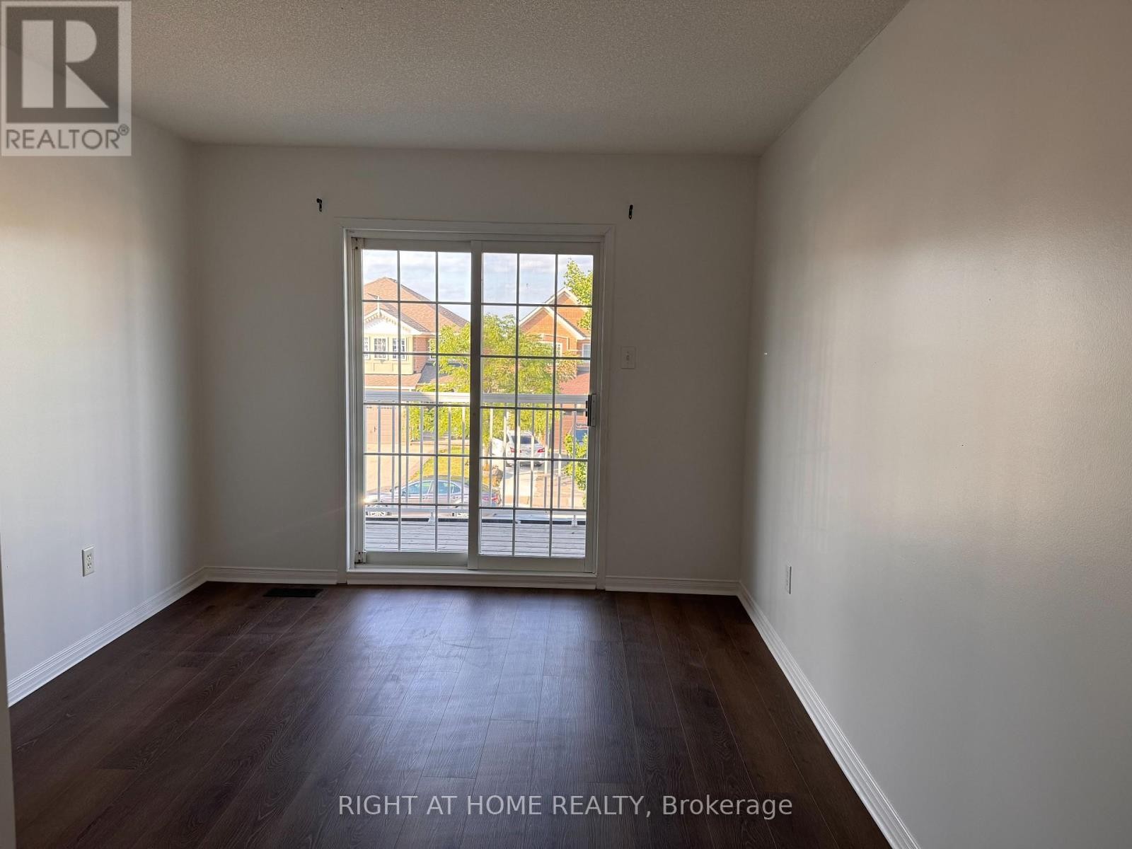 












22 TILLER TRAIL

,
Brampton (Fletcher's Creek Village),




Ontario
L6X4R2

