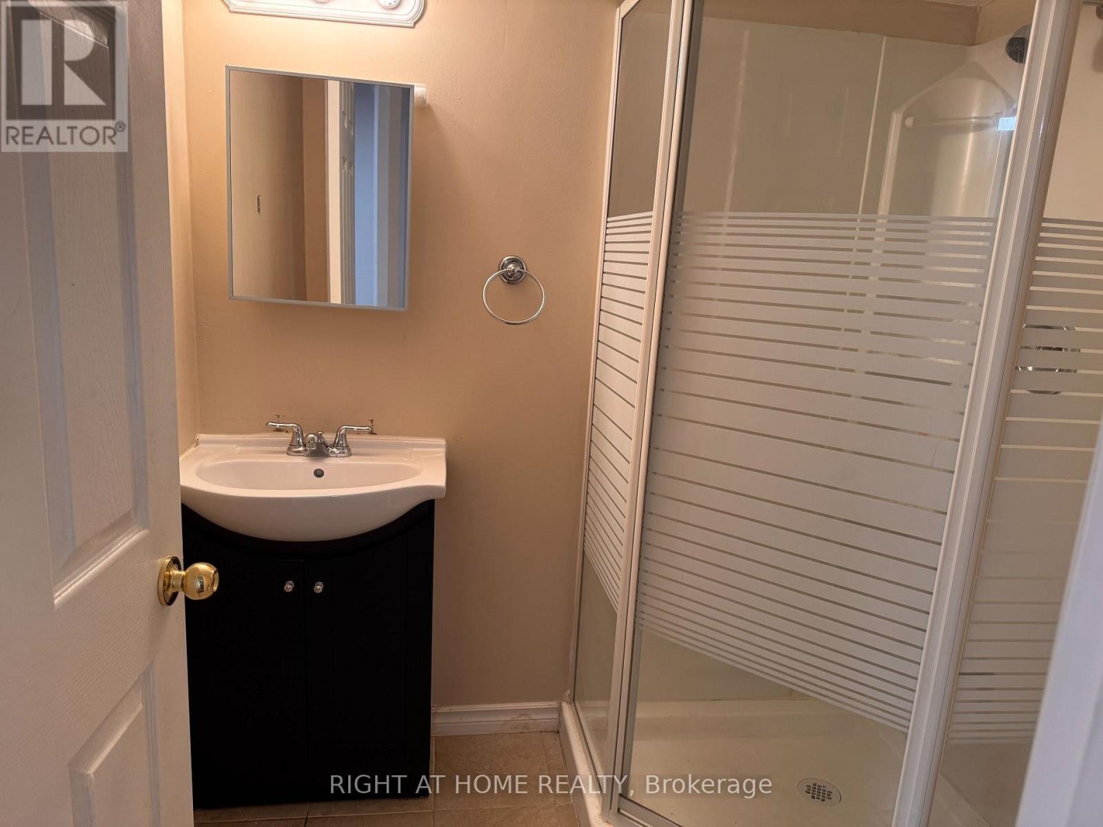 












22 TILLER TRAIL

,
Brampton (Fletcher's Creek Village),




Ontario
L6X4R2

