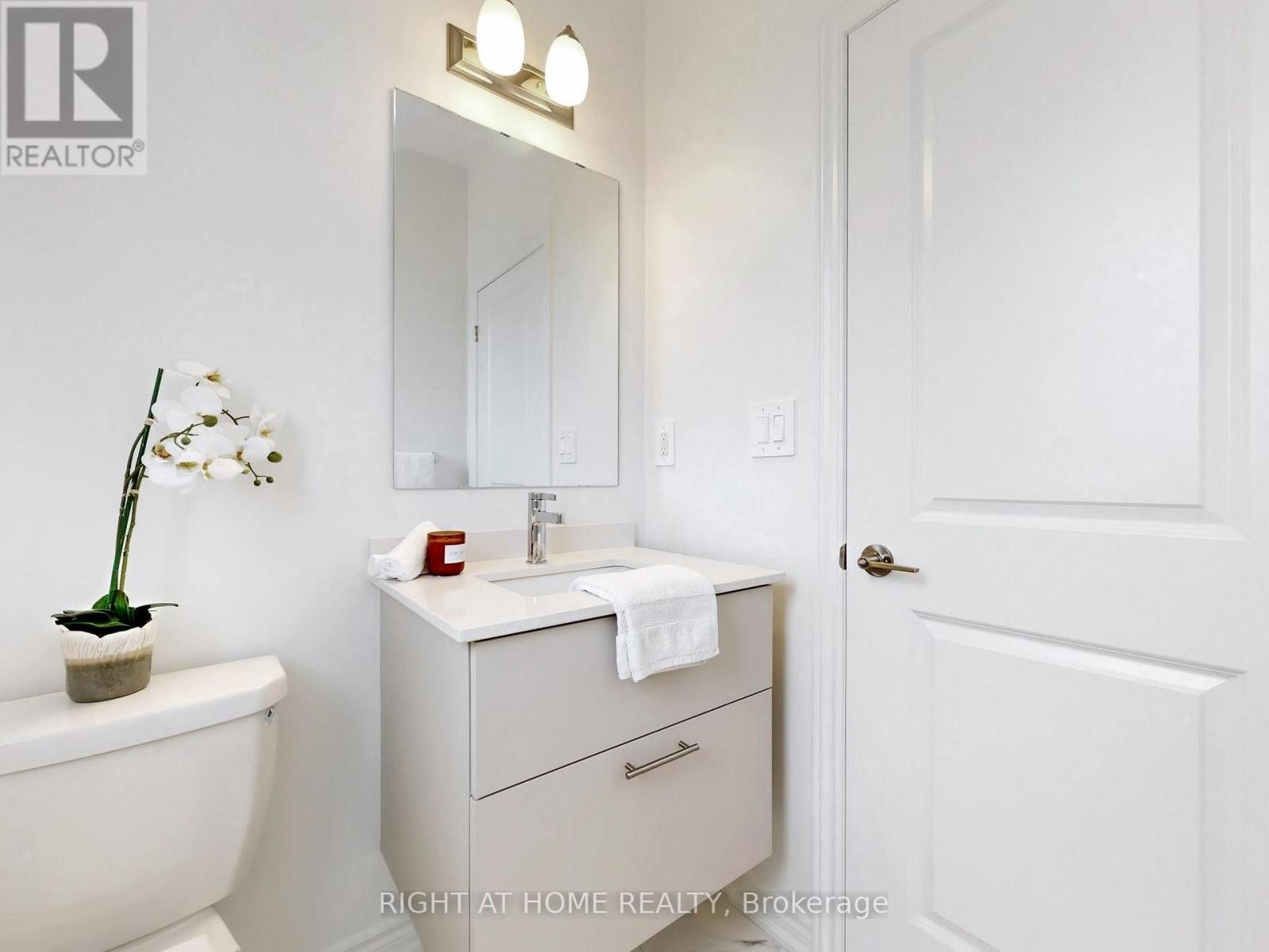 












328 BERGAMOT AVENUE

,
Milton (FO Ford),




Ontario
L9E1Y8

