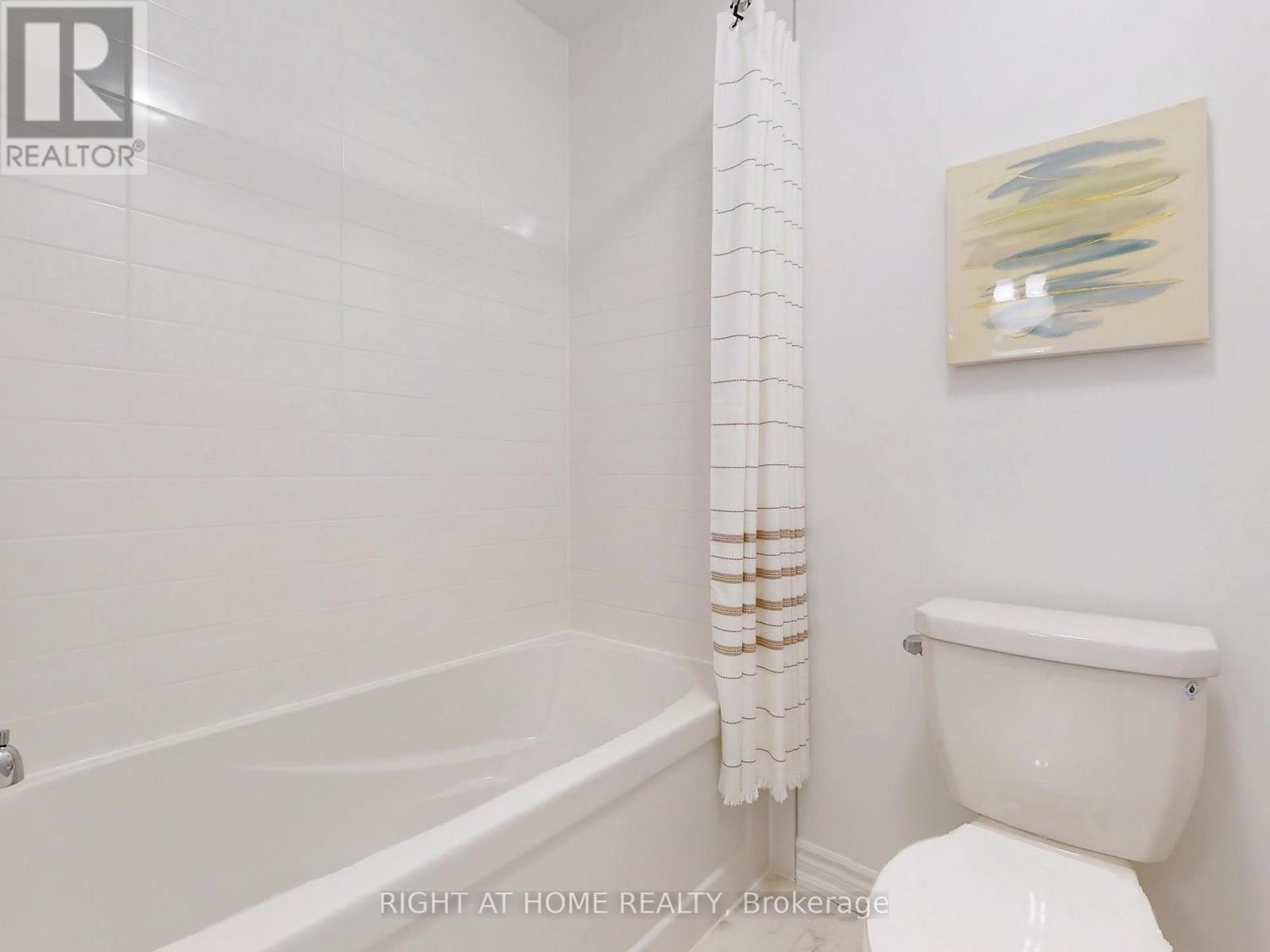 












328 BERGAMOT AVENUE

,
Milton (FO Ford),




Ontario
L9E1Y8

