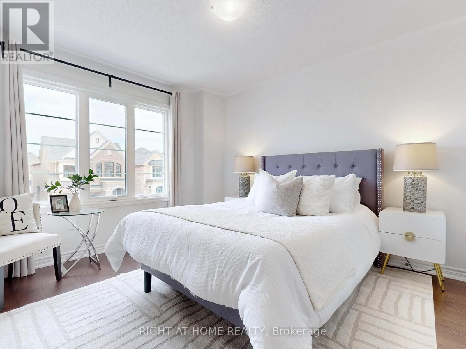 












328 BERGAMOT AVENUE

,
Milton (FO Ford),




Ontario
L9E1Y8

