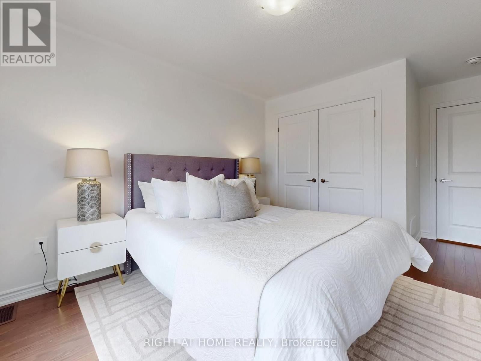 












328 BERGAMOT AVENUE

,
Milton (FO Ford),




Ontario
L9E1Y8

