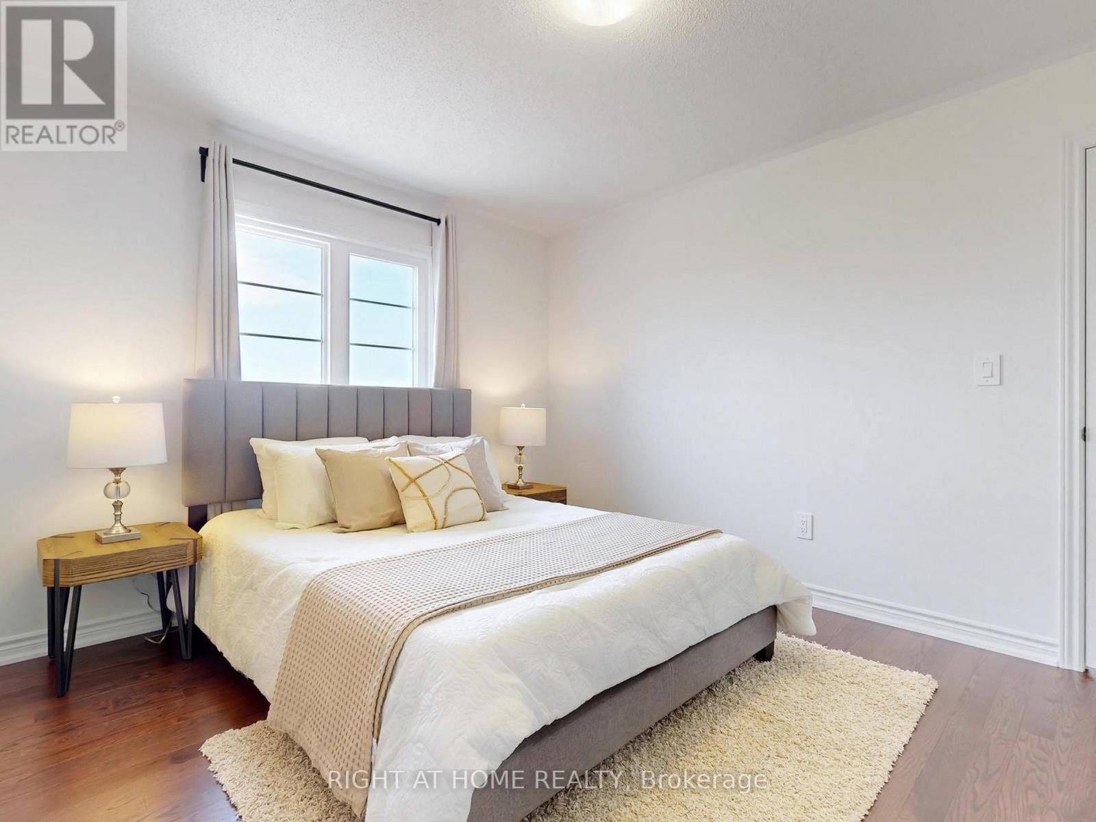 












328 BERGAMOT AVENUE

,
Milton (FO Ford),




Ontario
L9E1Y8

