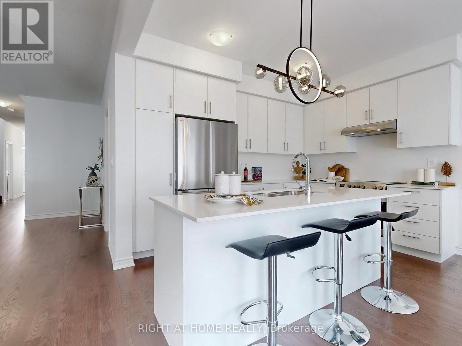 












328 BERGAMOT AVENUE

,
Milton (FO Ford),




Ontario
L9E1Y8

