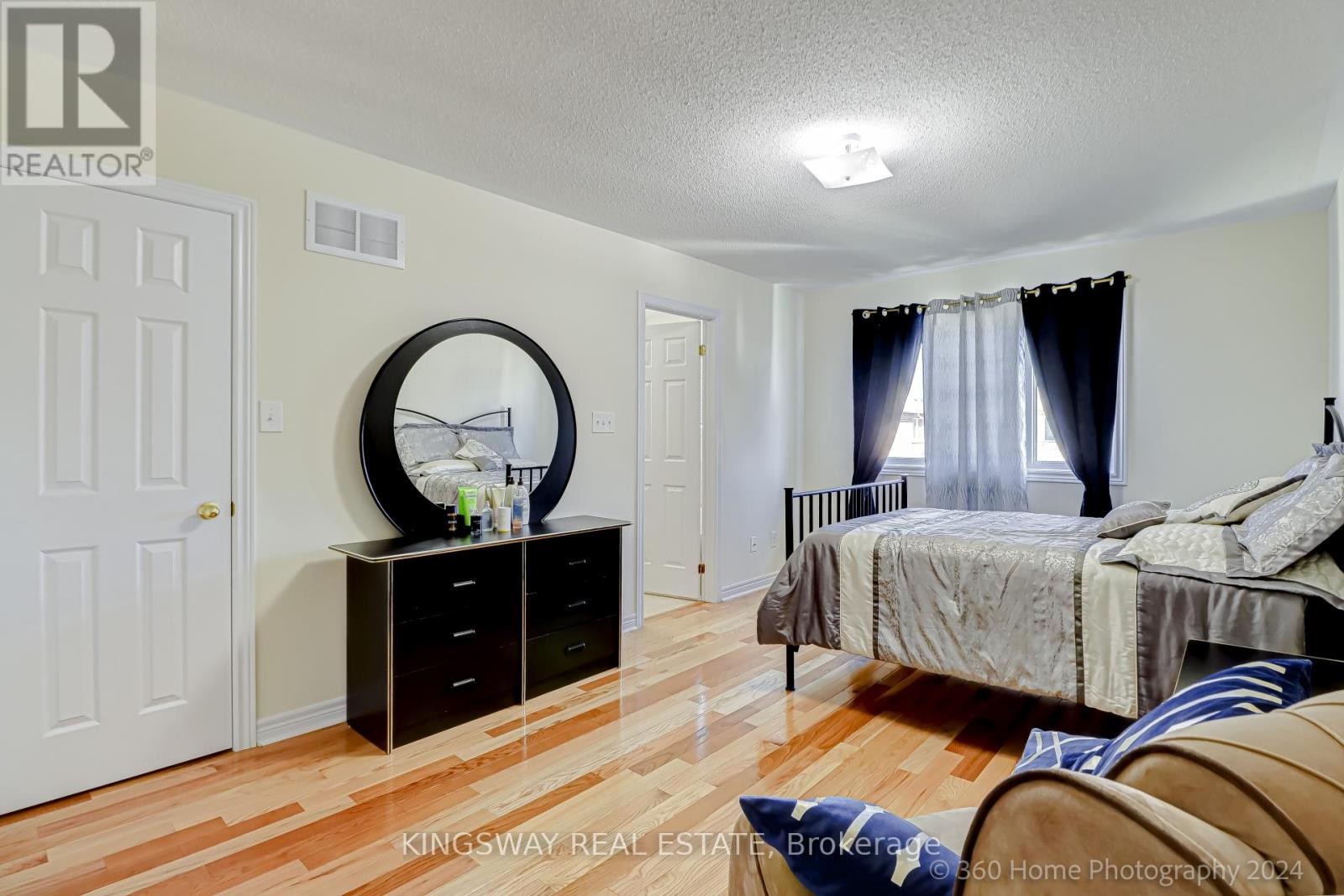 












485 MEADOWRIDGE COURT

,
Mississauga (Meadowvale Village),




Ontario
L5W0E8

