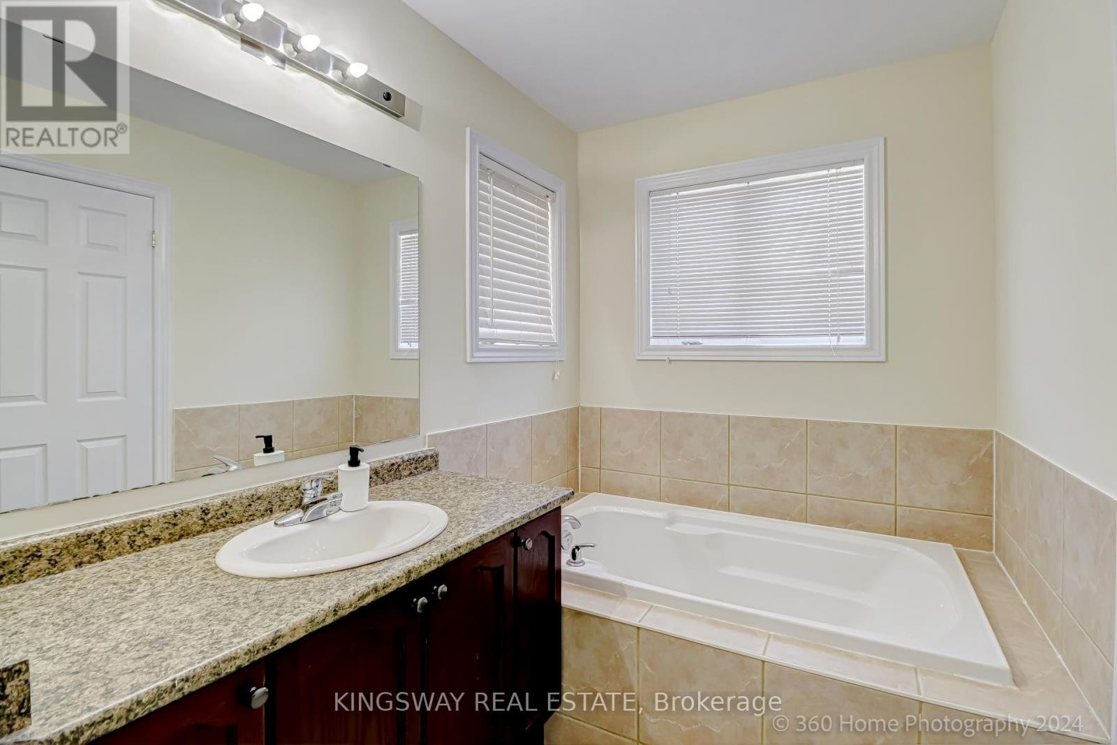 












485 MEADOWRIDGE COURT

,
Mississauga (Meadowvale Village),




Ontario
L5W0E8

