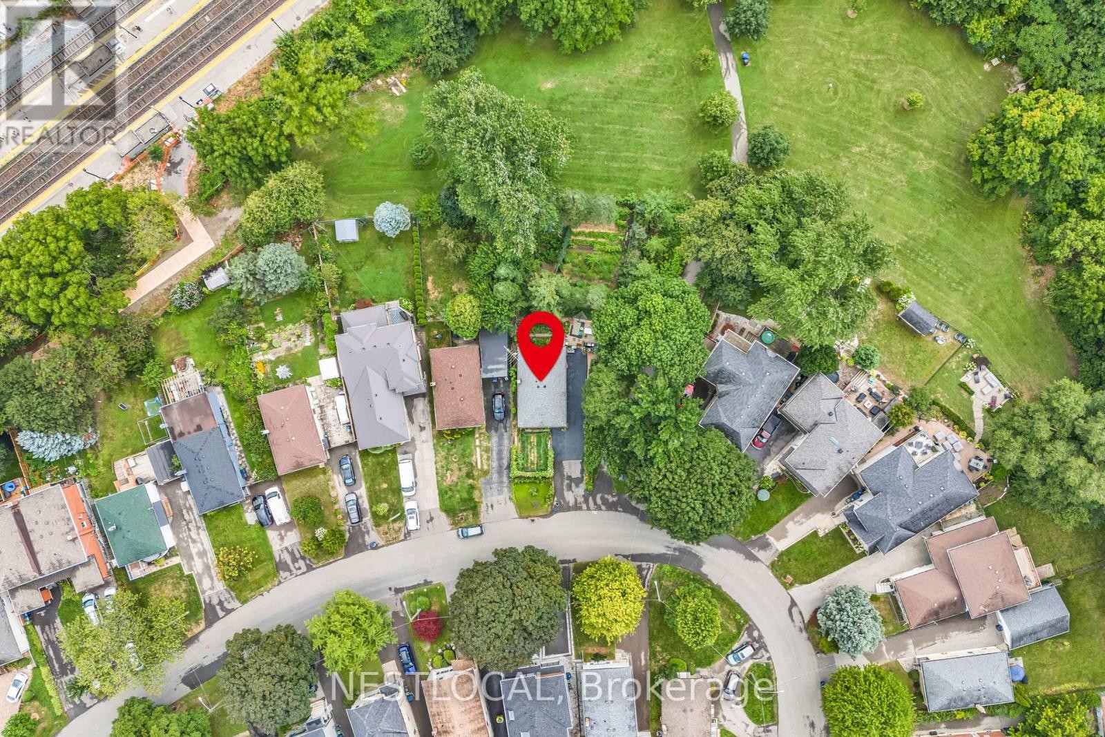 












37 ENFIELD AVENUE

,
Toronto (Alderwood),




Ontario
M8W1T6

