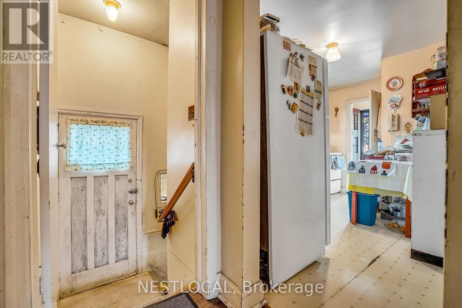 












37 ENFIELD AVENUE

,
Toronto (Alderwood),




Ontario
M8W1T6

