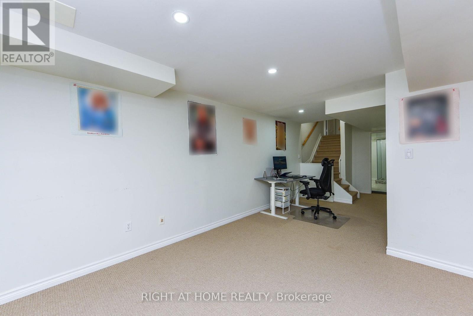 












3 - 1551 REEVES GATE

,
Oakville (GA Glen Abbey),




Ontario
L6M5C5

