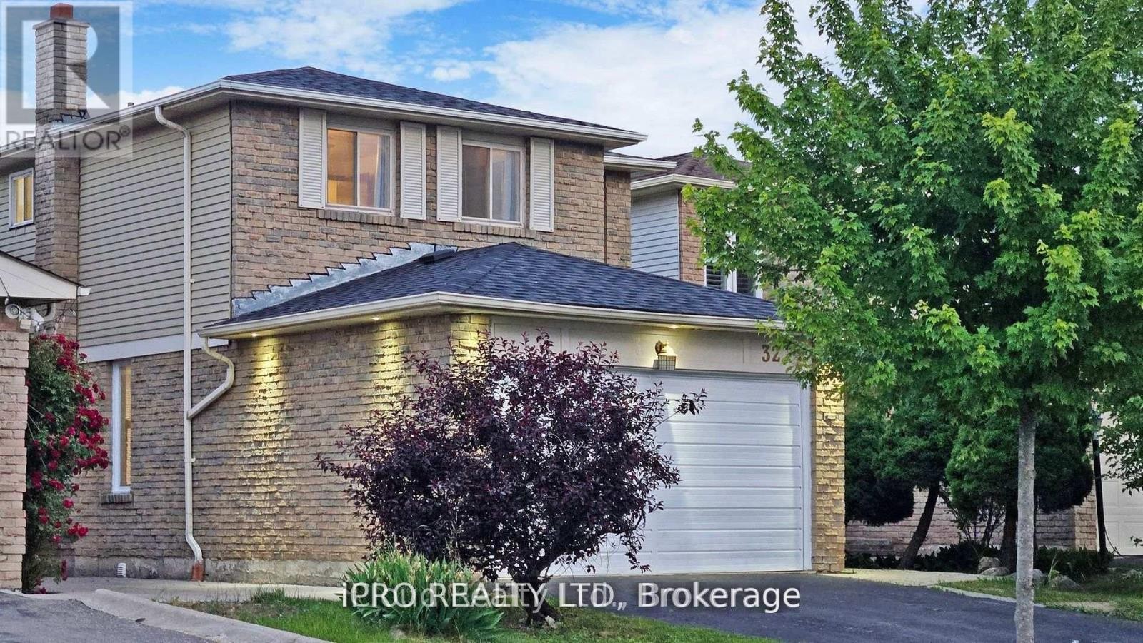












32 DAFOE CRESCENT

,
Brampton (Fletcher's West),




Ontario
L6Y2L2

