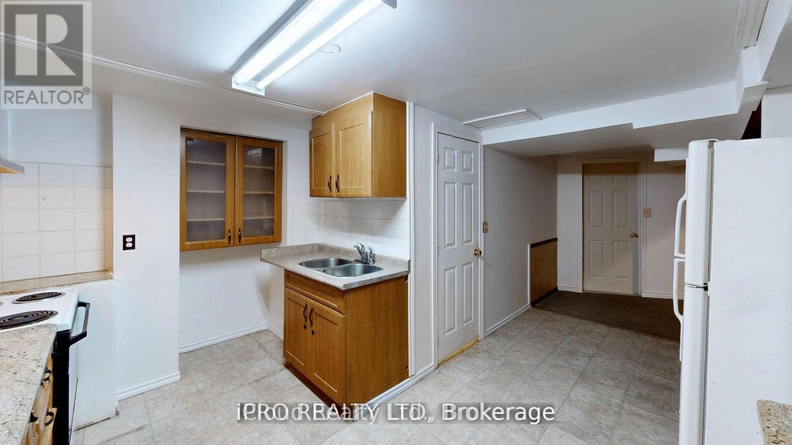 












32 DAFOE CRESCENT

,
Brampton (Fletcher's West),




Ontario
L6Y2L2

