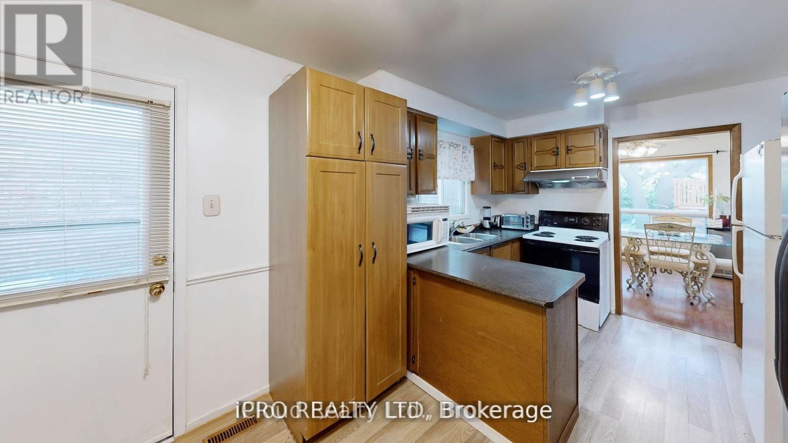 












32 DAFOE CRESCENT

,
Brampton (Fletcher's West),




Ontario
L6Y2L2

