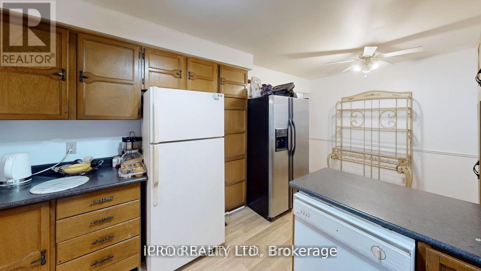 












32 DAFOE CRESCENT

,
Brampton (Fletcher's West),




Ontario
L6Y2L2


