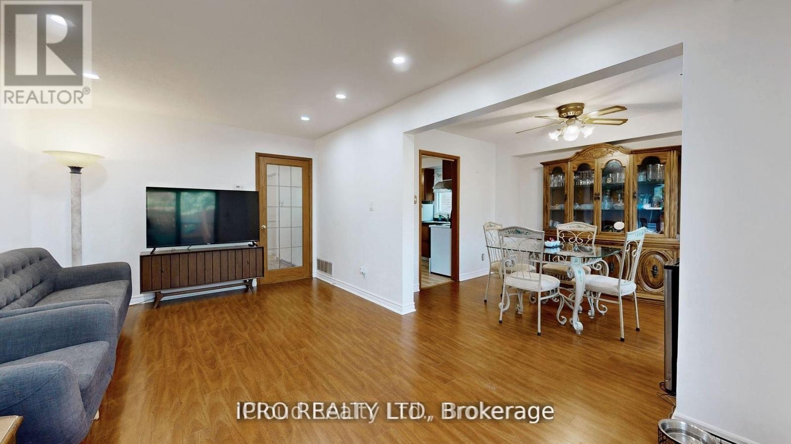 












32 DAFOE CRESCENT

,
Brampton (Fletcher's West),




Ontario
L6Y2L2

