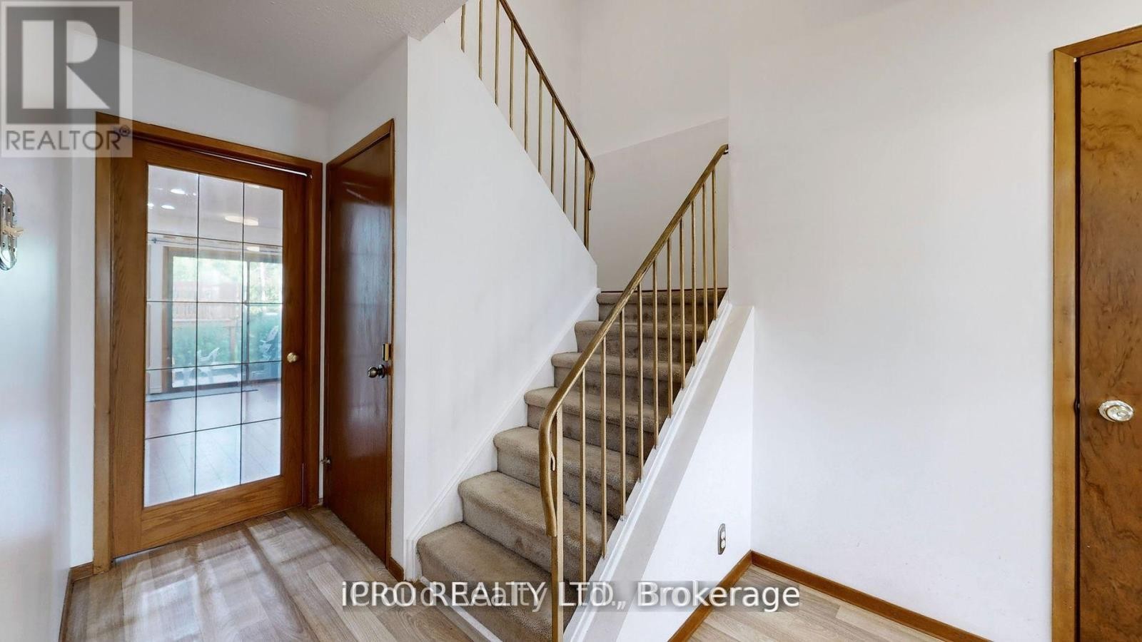 












32 DAFOE CRESCENT

,
Brampton (Fletcher's West),




Ontario
L6Y2L2

