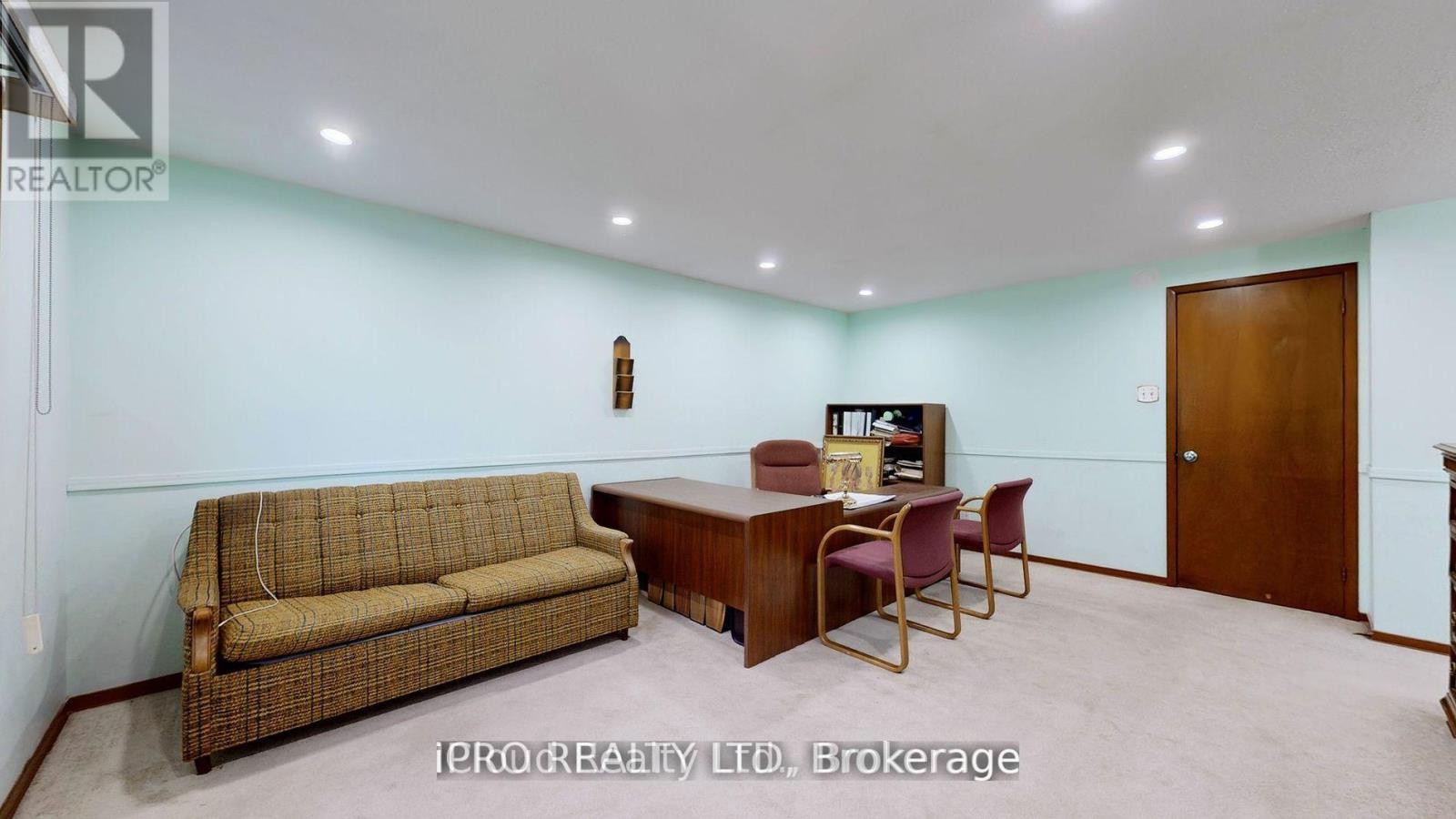 












32 DAFOE CRESCENT

,
Brampton (Fletcher's West),




Ontario
L6Y2L2

