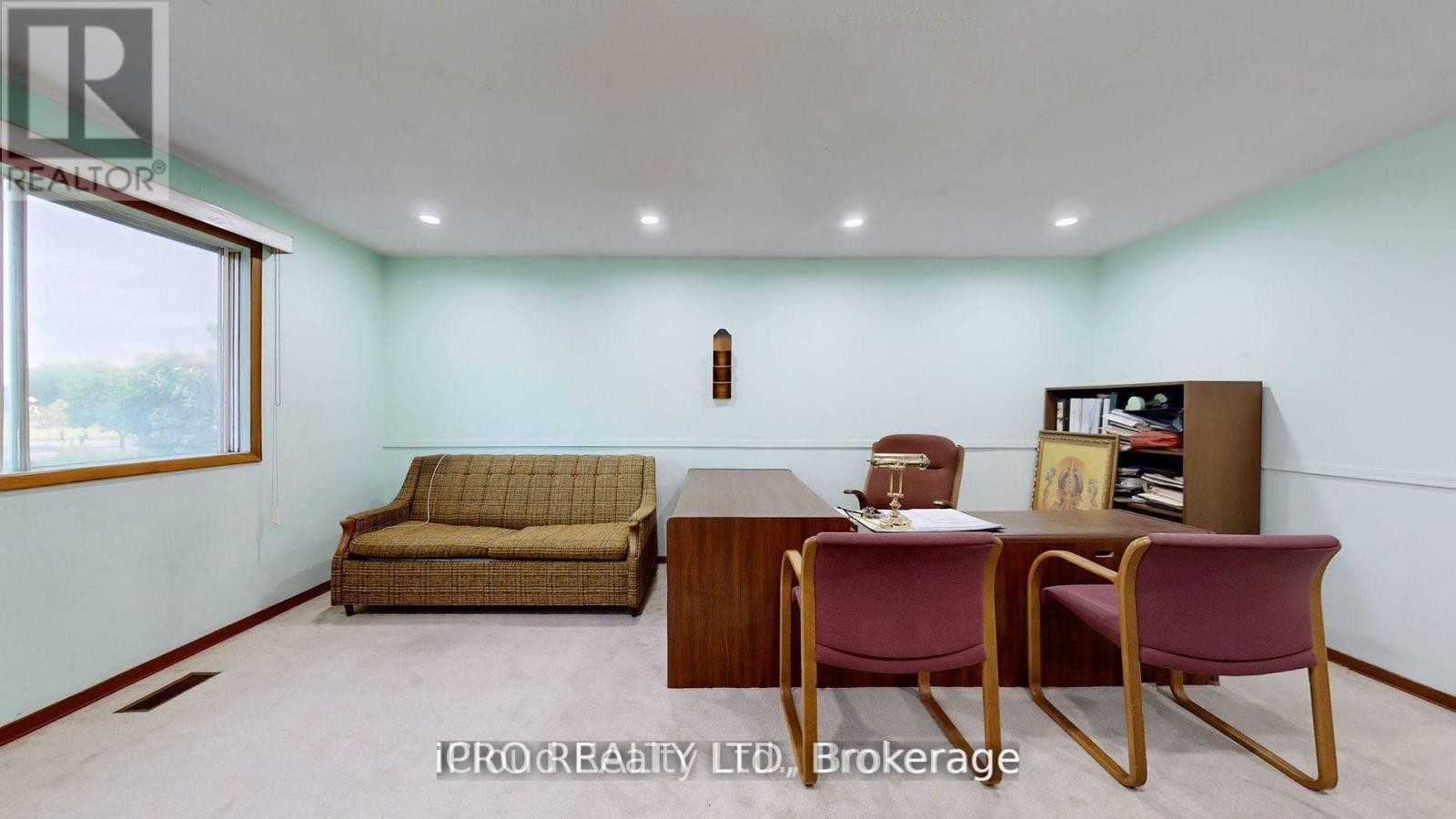 












32 DAFOE CRESCENT

,
Brampton (Fletcher's West),




Ontario
L6Y2L2

