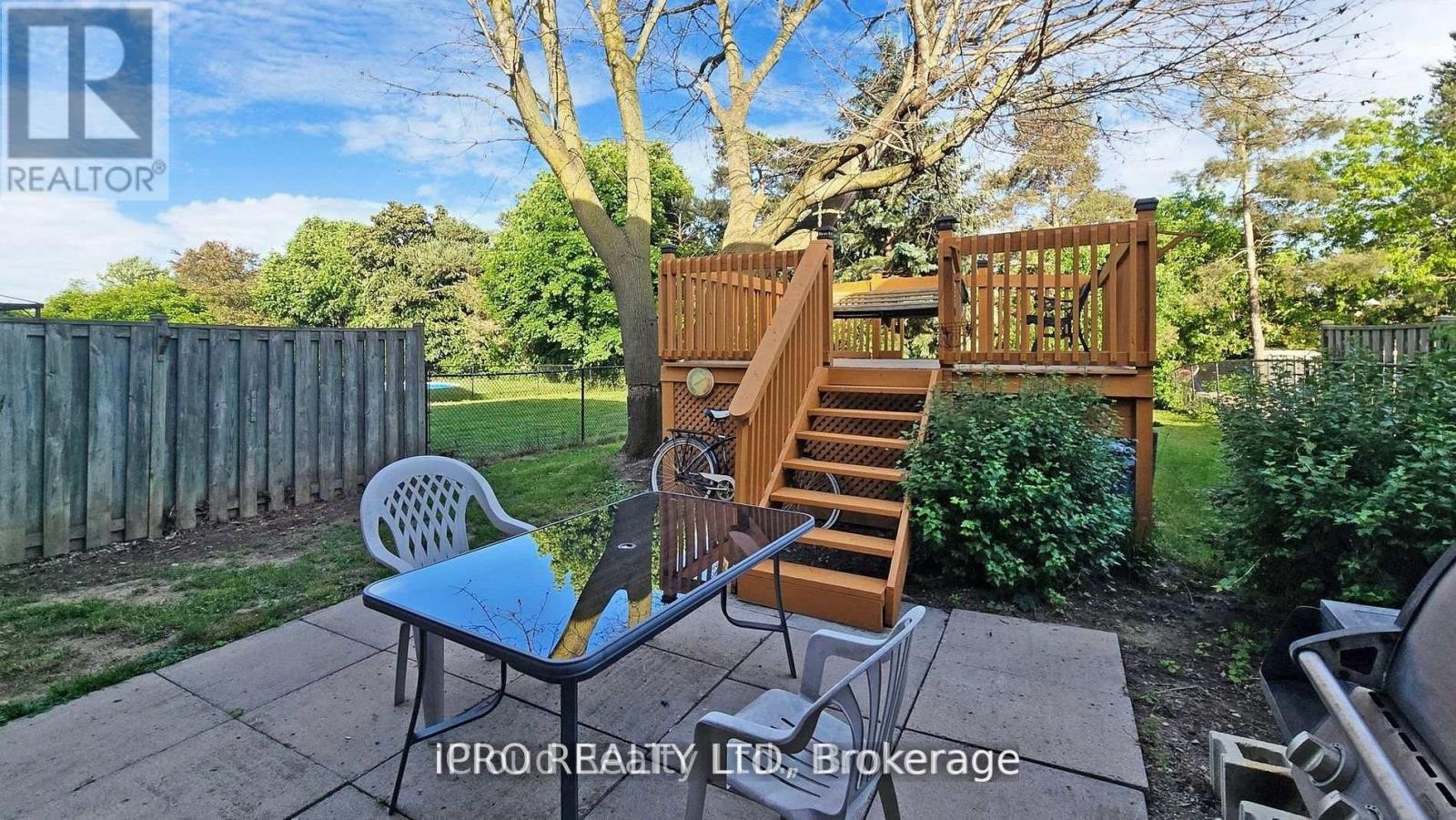 












32 DAFOE CRESCENT

,
Brampton (Fletcher's West),




Ontario
L6Y2L2

