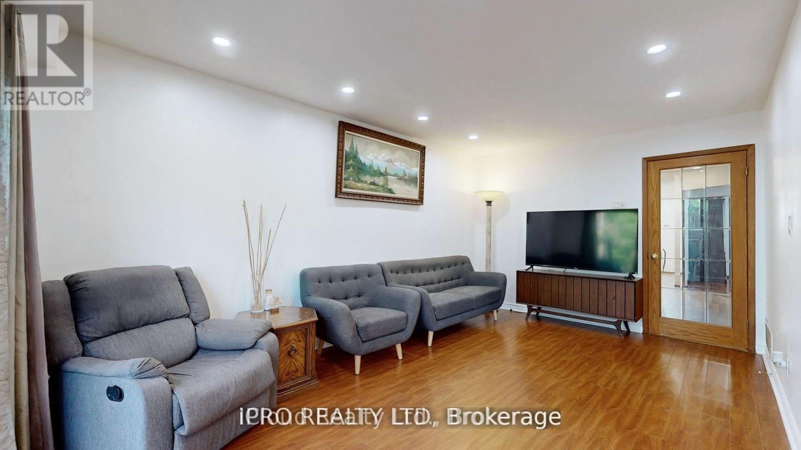 












32 DAFOE CRESCENT

,
Brampton (Fletcher's West),




Ontario
L6Y2L2

