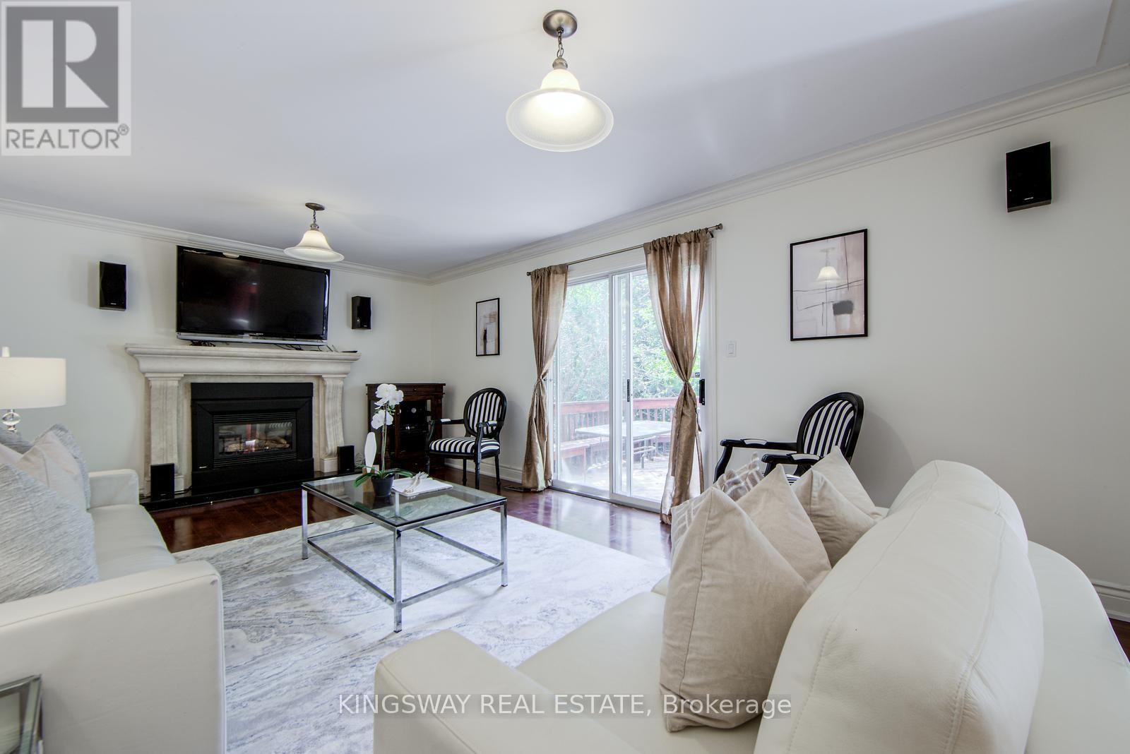 












1368 BUNSDEN AVENUE

,
Mississauga (Sheridan),




Ontario
L5H3T9

