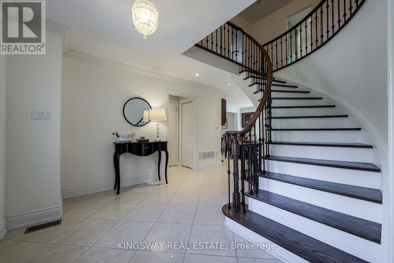 












1368 BUNSDEN AVENUE

,
Mississauga (Sheridan),




Ontario
L5H3T9

