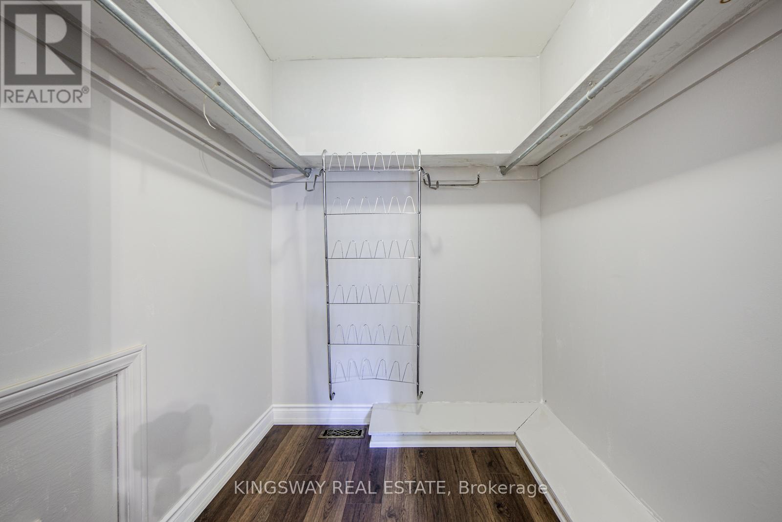












1368 BUNSDEN AVENUE

,
Mississauga (Sheridan),




Ontario
L5H3T9

