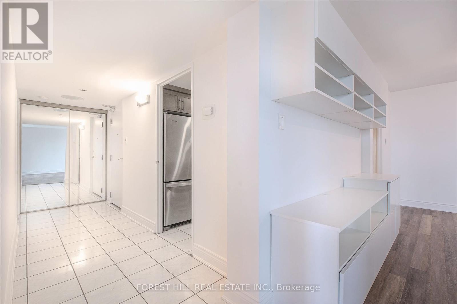 












1102 - 2045 LAKE SHORE BOULEVARD W

,
Toronto (Mimico),




Ontario
M8V2Z6

