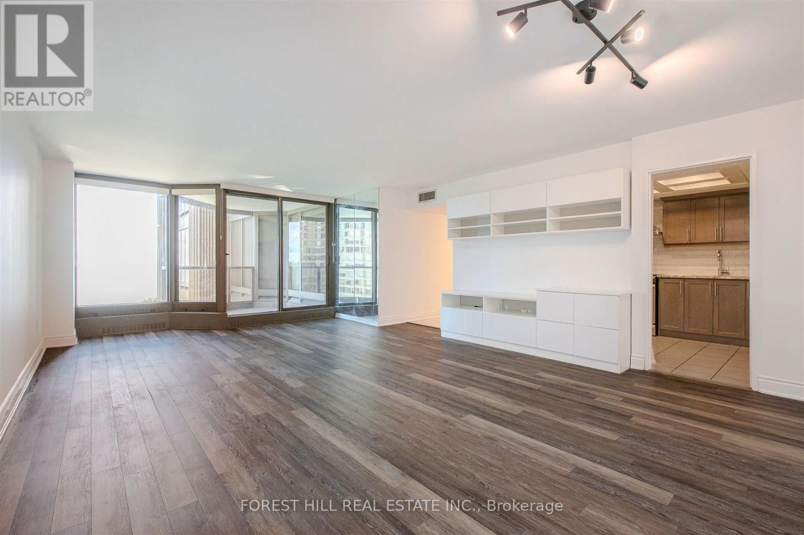 












1102 - 2045 LAKE SHORE BOULEVARD W

,
Toronto (Mimico),




Ontario
M8V2Z6

