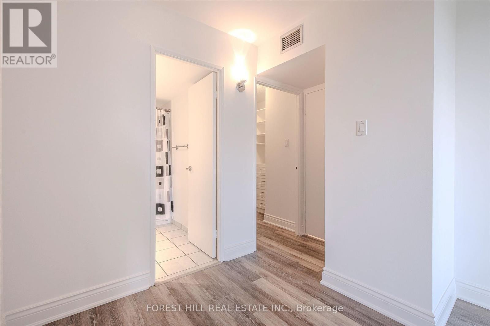 












1102 - 2045 LAKE SHORE BOULEVARD W

,
Toronto (Mimico),




Ontario
M8V2Z6

