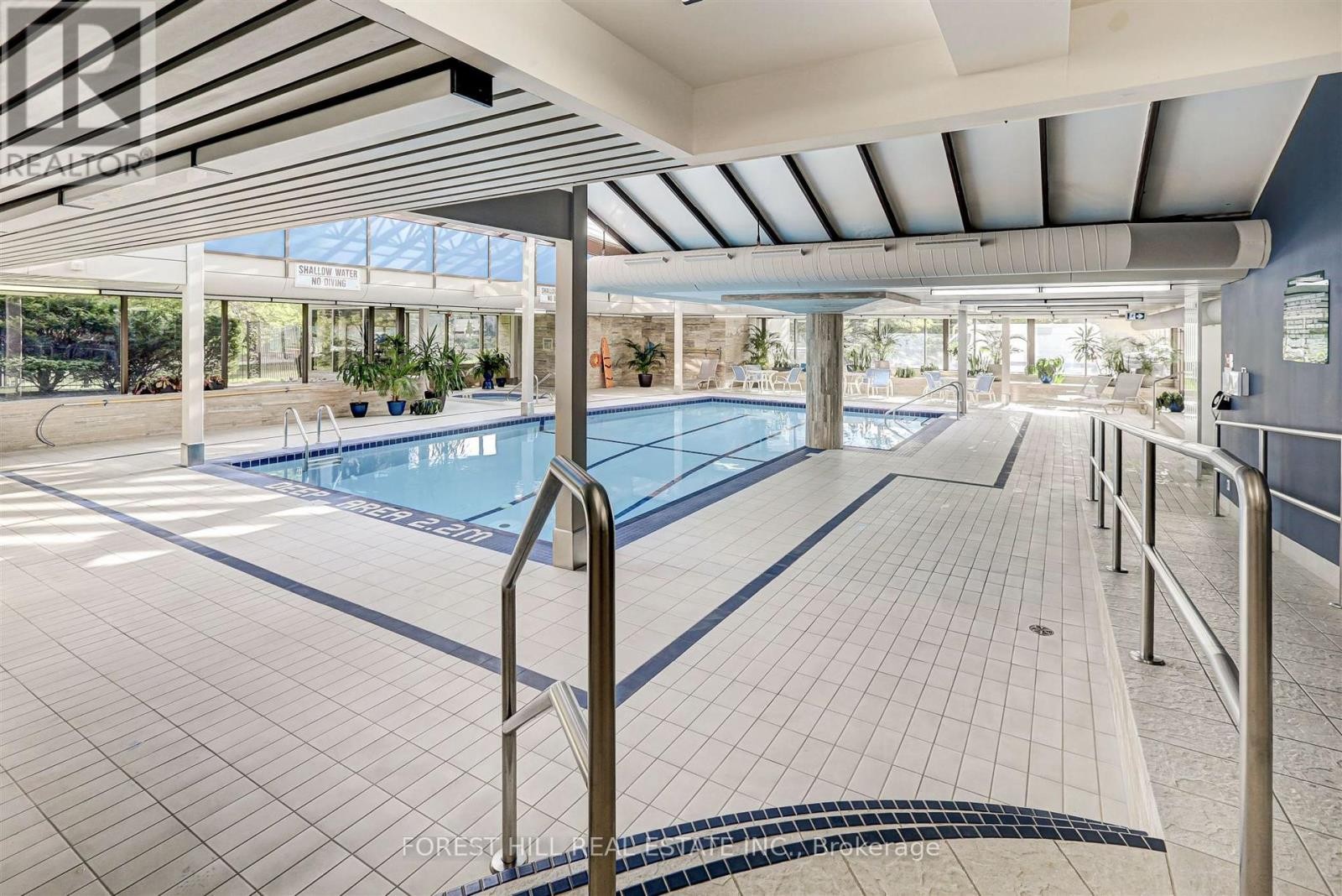 












1102 - 2045 LAKE SHORE BOULEVARD W

,
Toronto (Mimico),




Ontario
M8V2Z6

