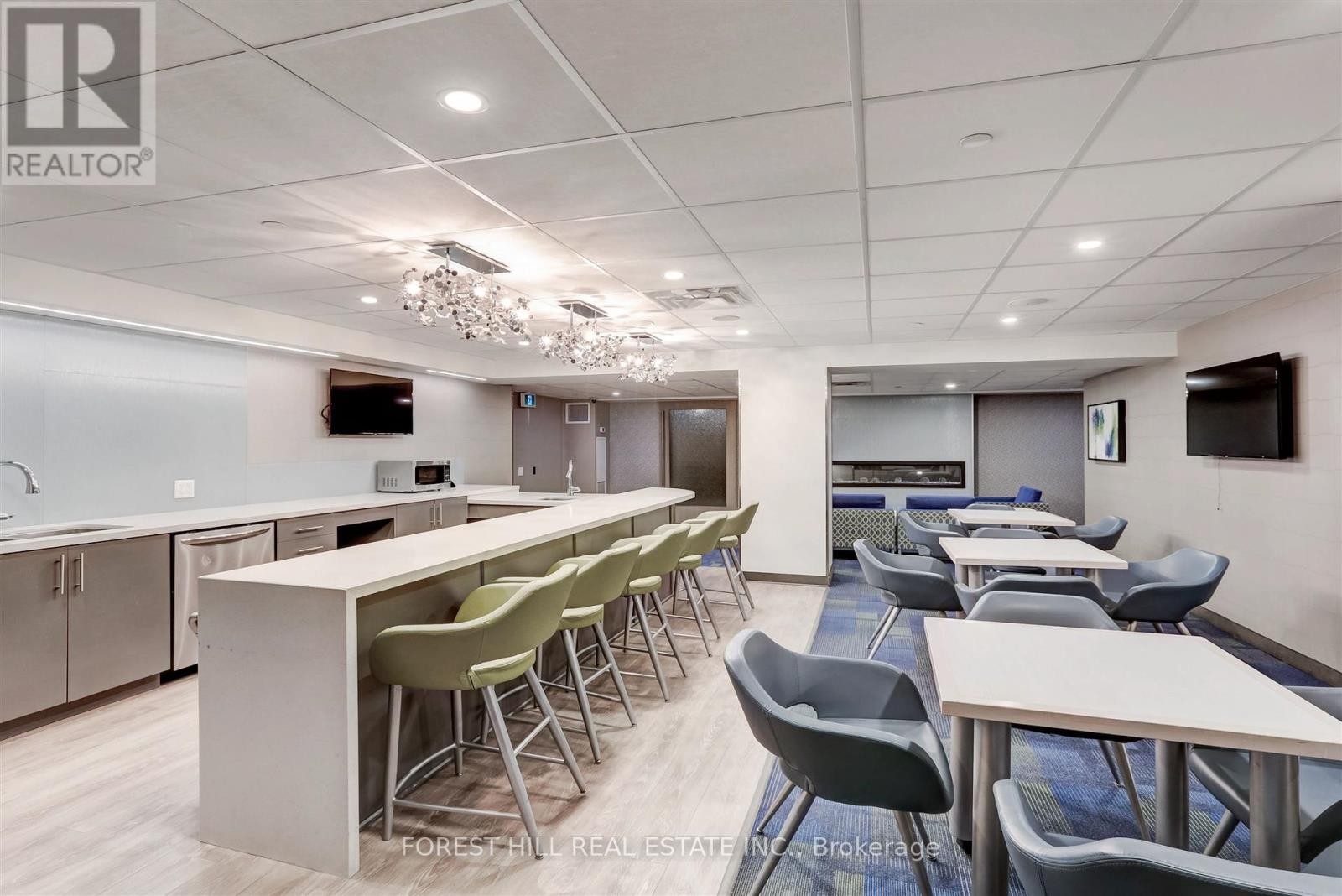 












1102 - 2045 LAKE SHORE BOULEVARD W

,
Toronto (Mimico),




Ontario
M8V2Z6

