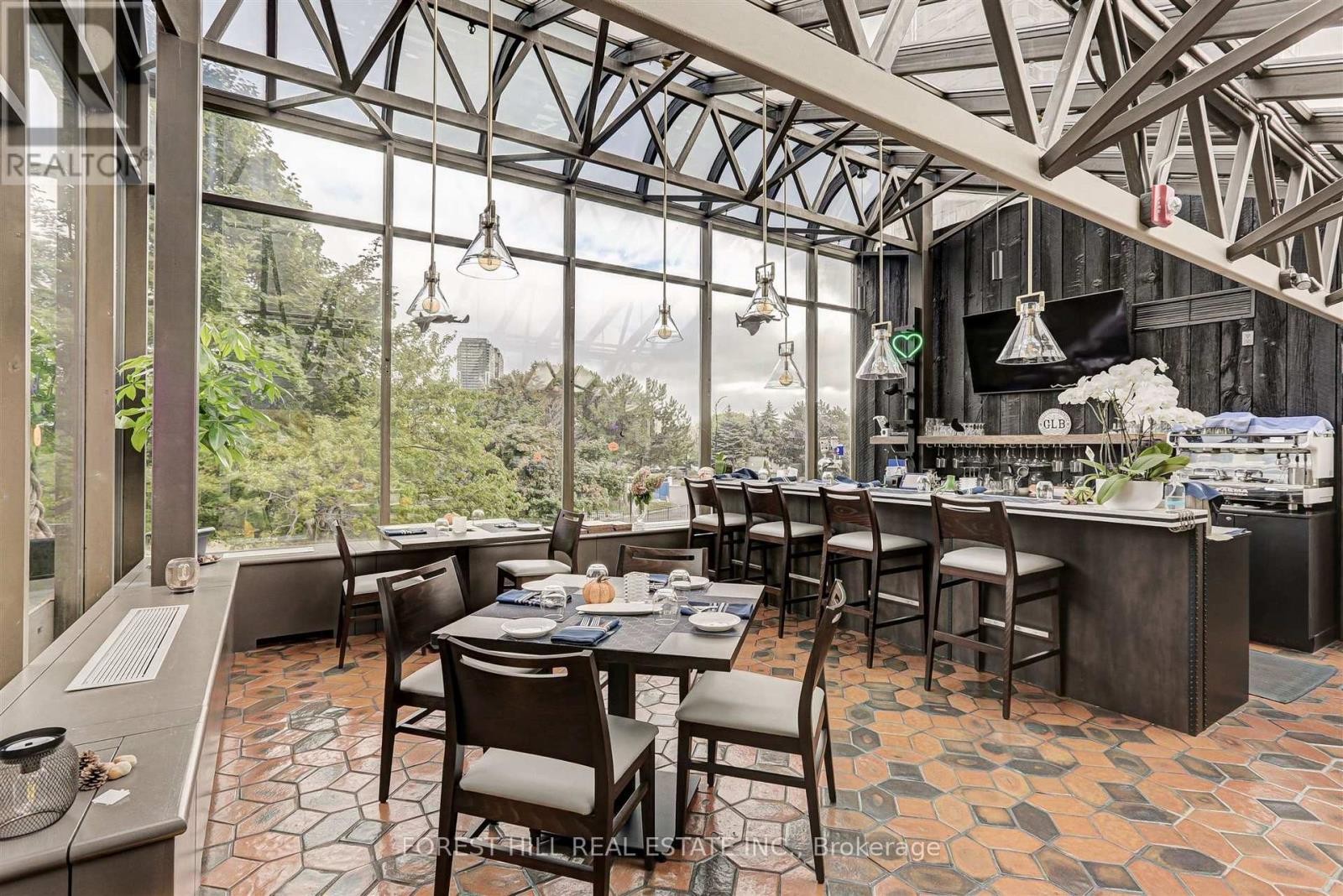 












1102 - 2045 LAKE SHORE BOULEVARD W

,
Toronto (Mimico),




Ontario
M8V2Z6

