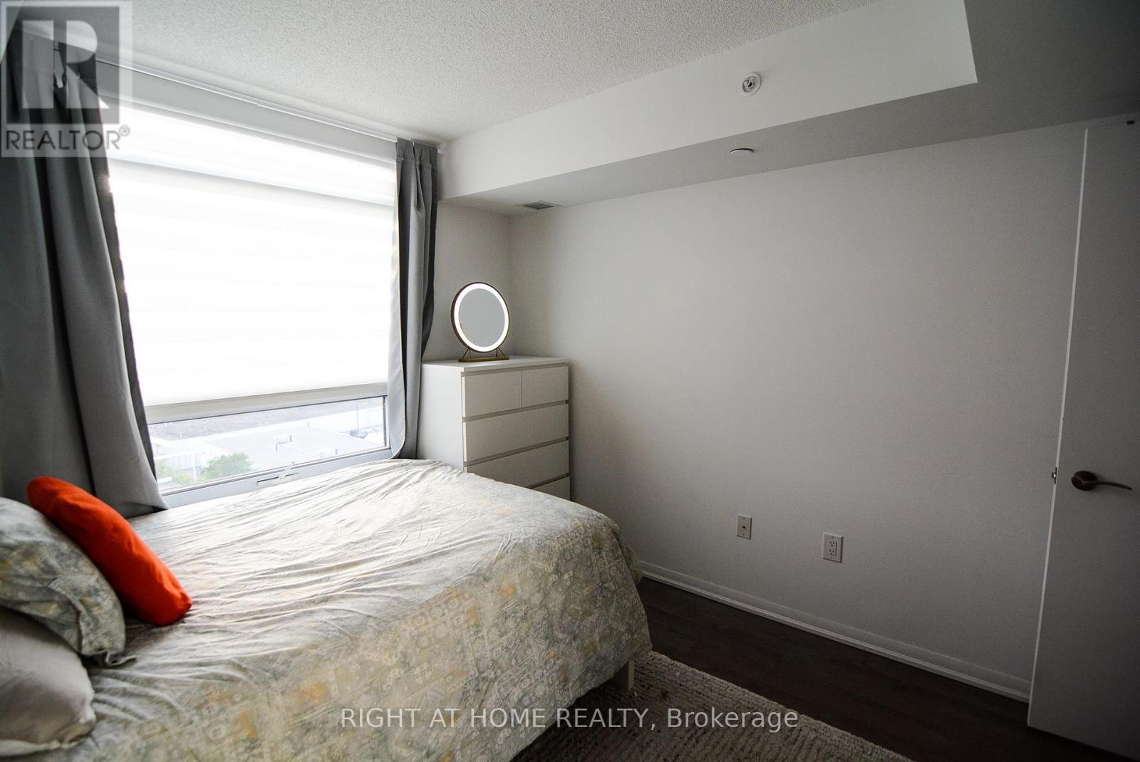 












1001 - 3091 DUFFERIN STREET

,
Toronto (Yorkdale-Glen Park),




Ontario
M6A0C4

